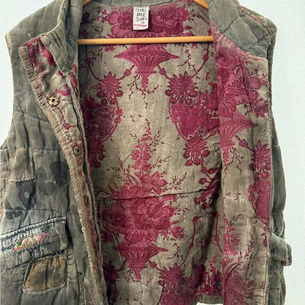 Magnolia Pearl Green Surf Fest Vest with Graphic Print and Embroidery - Picture 3 of 5